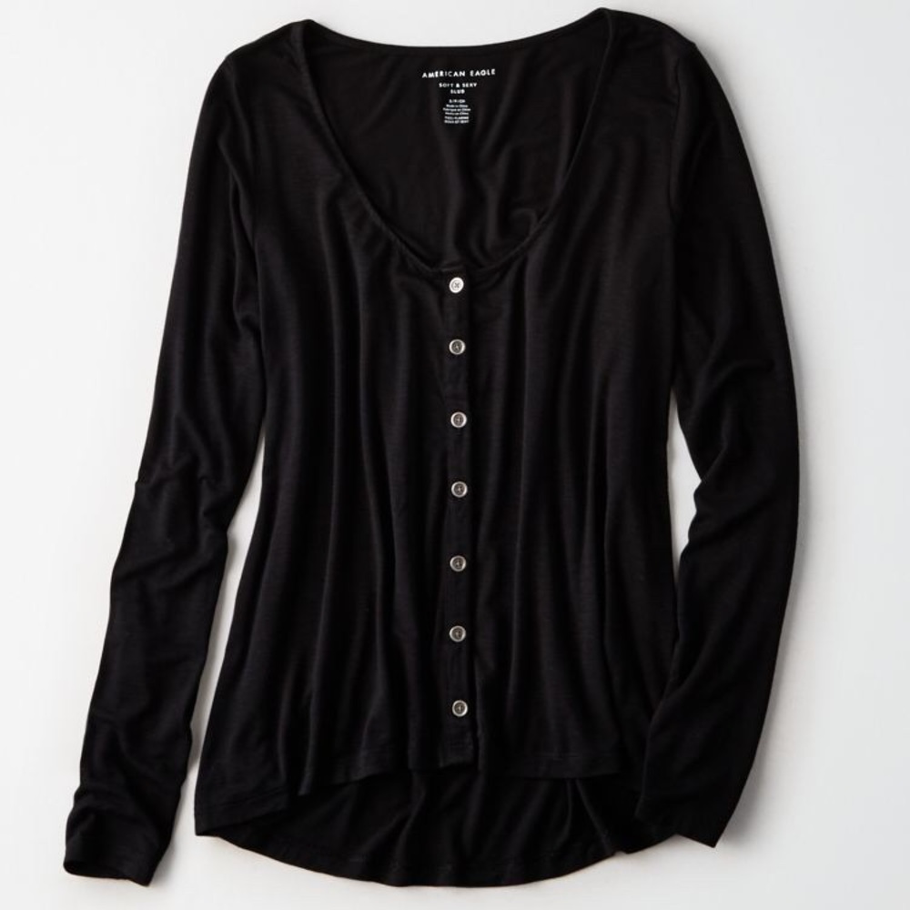 American Eagle knit button up T-shirt